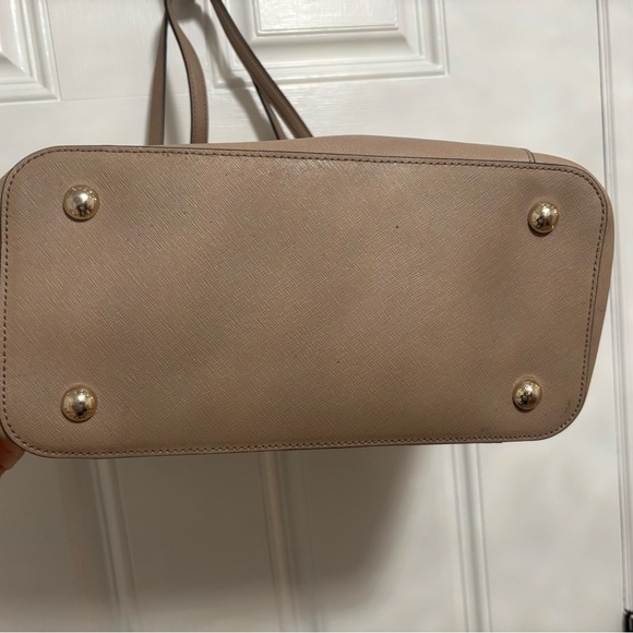 Michael Kors Jet Set Tote – Tan Saffiano Leather – Authenticated – Gold Hardware - Picture 5 of 13